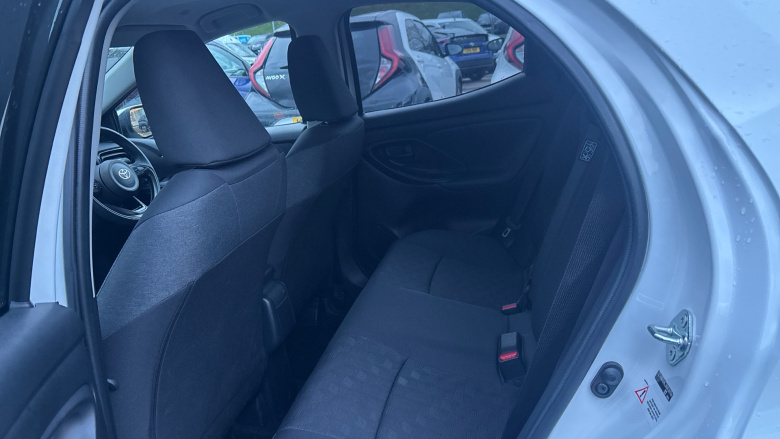 Toyota Yaris 1.5 Hybrid Design 5dr CVT Hybrid Hatchback